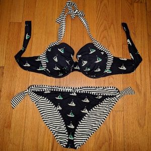 Tommy Bahama 2-Piece Bathing Suit (Large/34DD)
